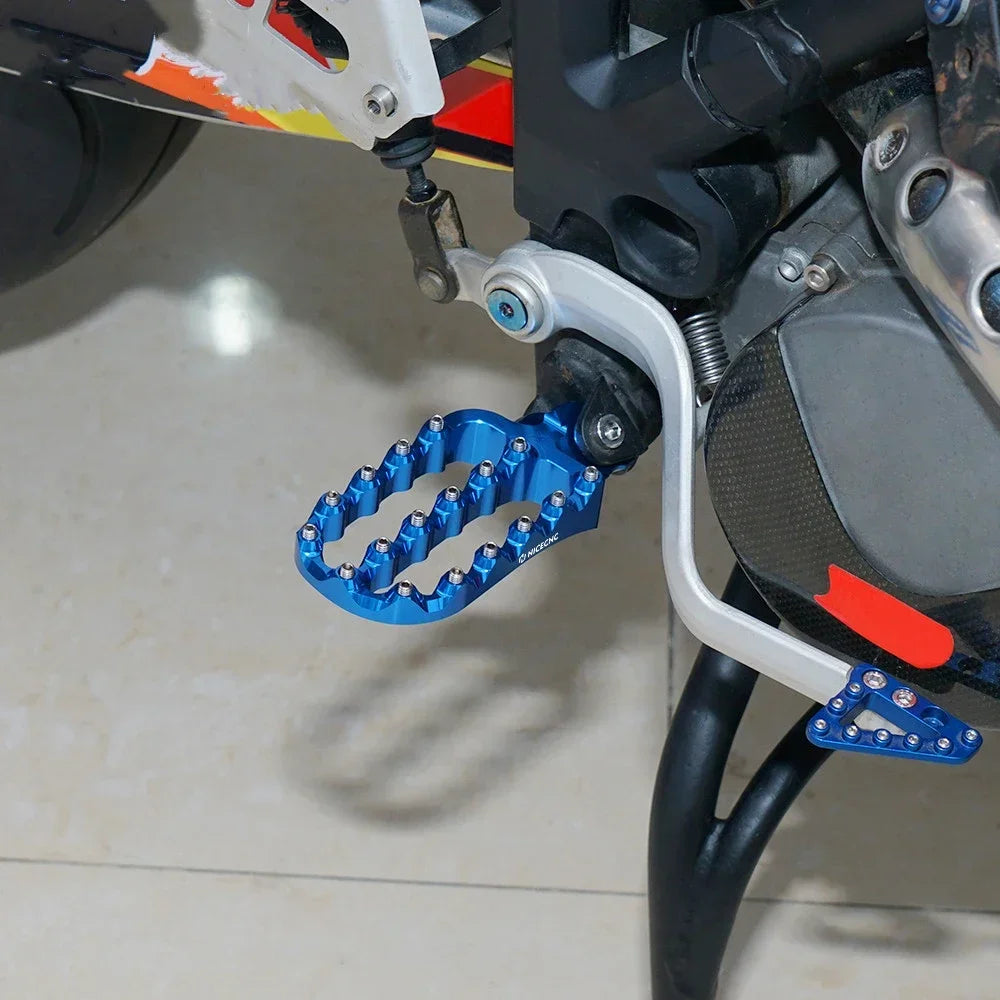 Motorcycle Foot Pegs for KTM Adventure & Supermoto