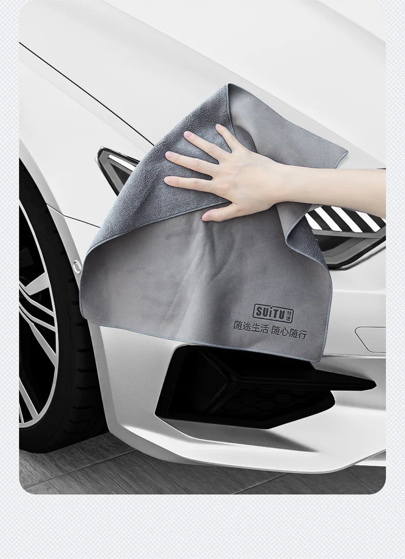 Keep your car spotless with super absorbent chamois!