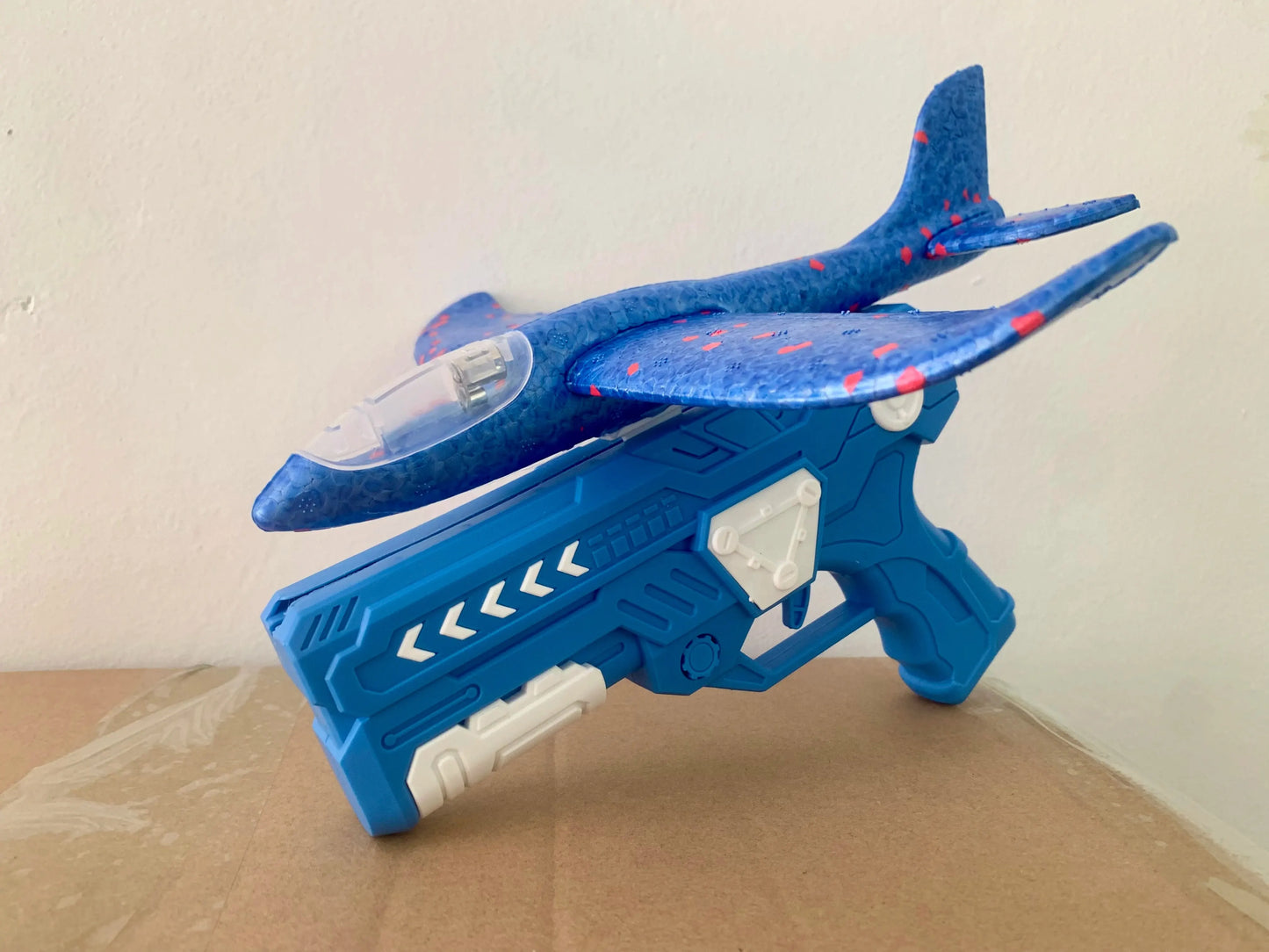Glowing Foam Glider Launcher – Shoot, Soar & Shine Outdoors!
