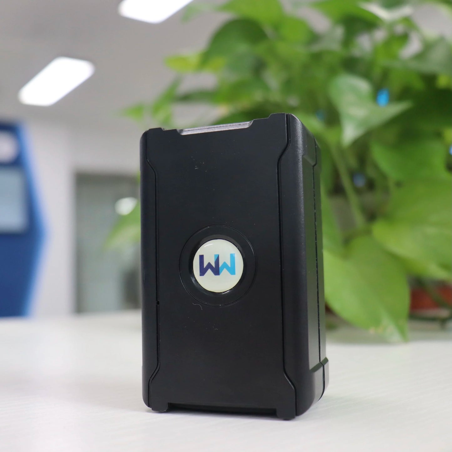 Protect your assets with this 5m accuracy GPS tracker!