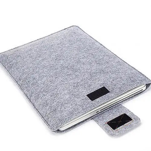 Slim Felt Tablet Sleeve – Elegant MacBook Protection
