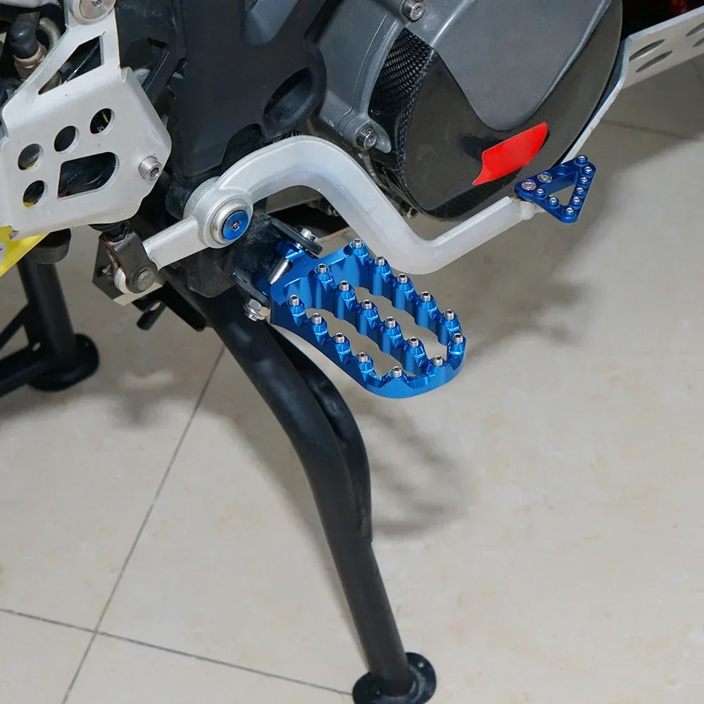 Motorcycle Foot Pegs for KTM Adventure & Supermoto