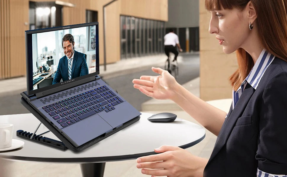 Keep your laptop cool with Coolcold’s 6-fan pad!
