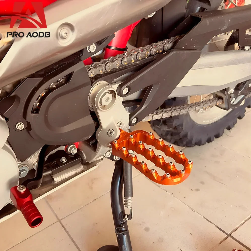 CNC Foot Pegs for KTM Adventure Supermoto SMC