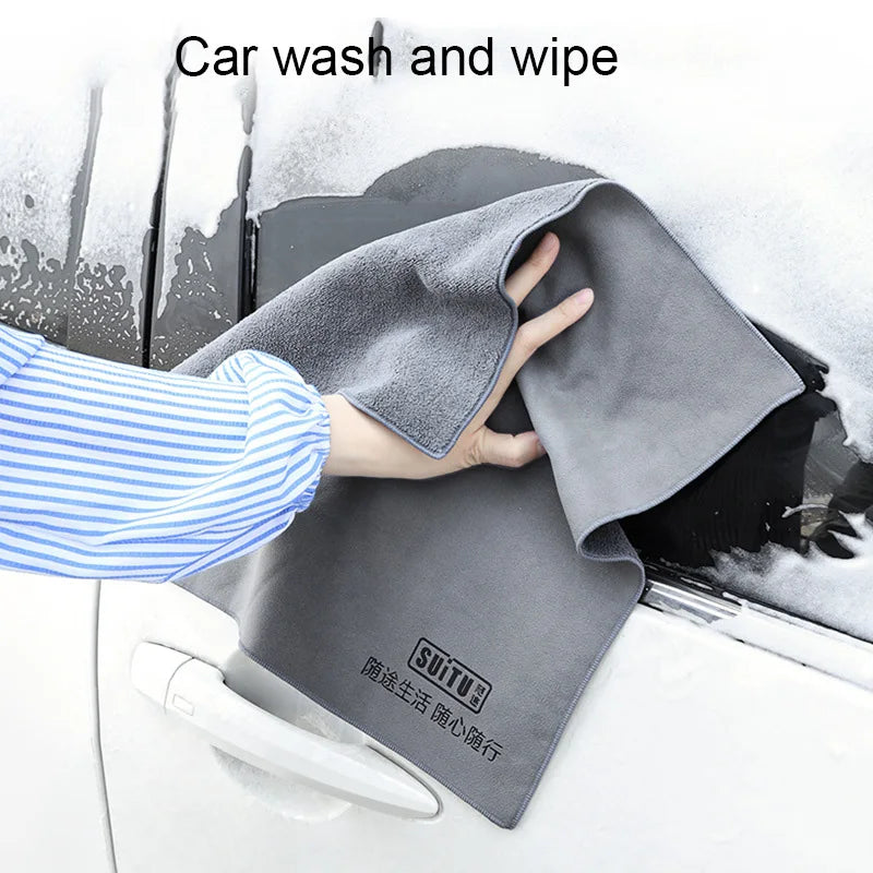 Keep your car spotless with super absorbent chamois!