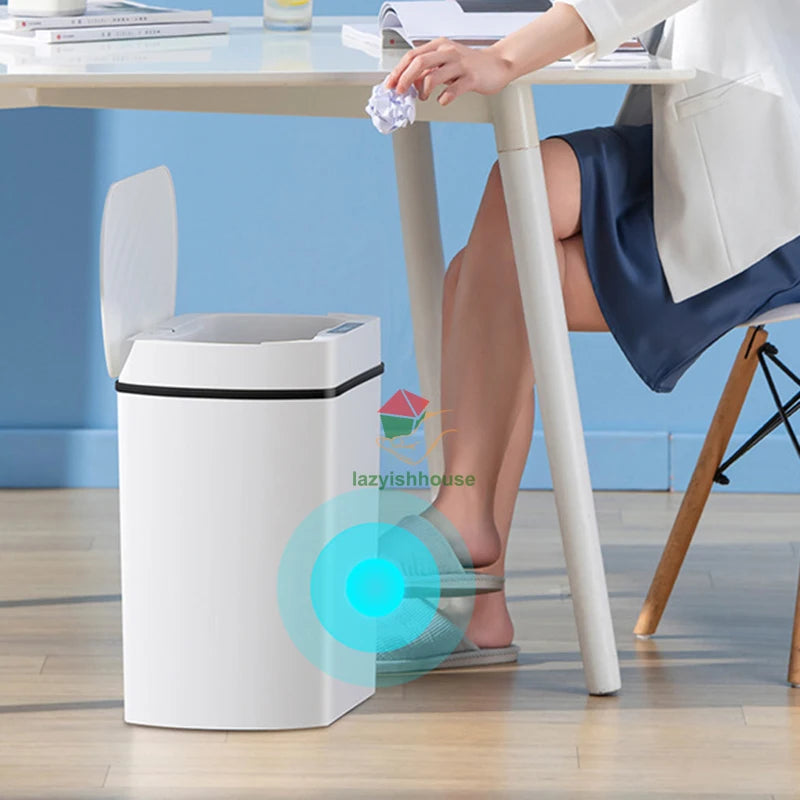 Smart Touchless Trash Can for Home Use