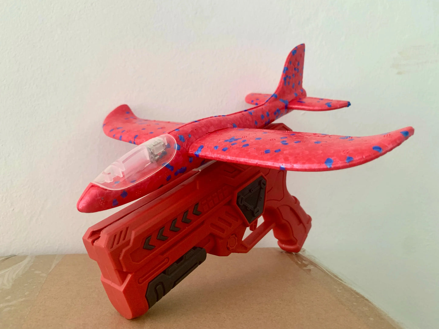 Glowing Foam Glider Launcher – Shoot, Soar & Shine Outdoors!