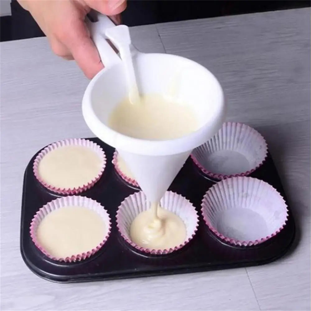 Adjustable Baking Funnel – Precise Liquid Dispenser Tool